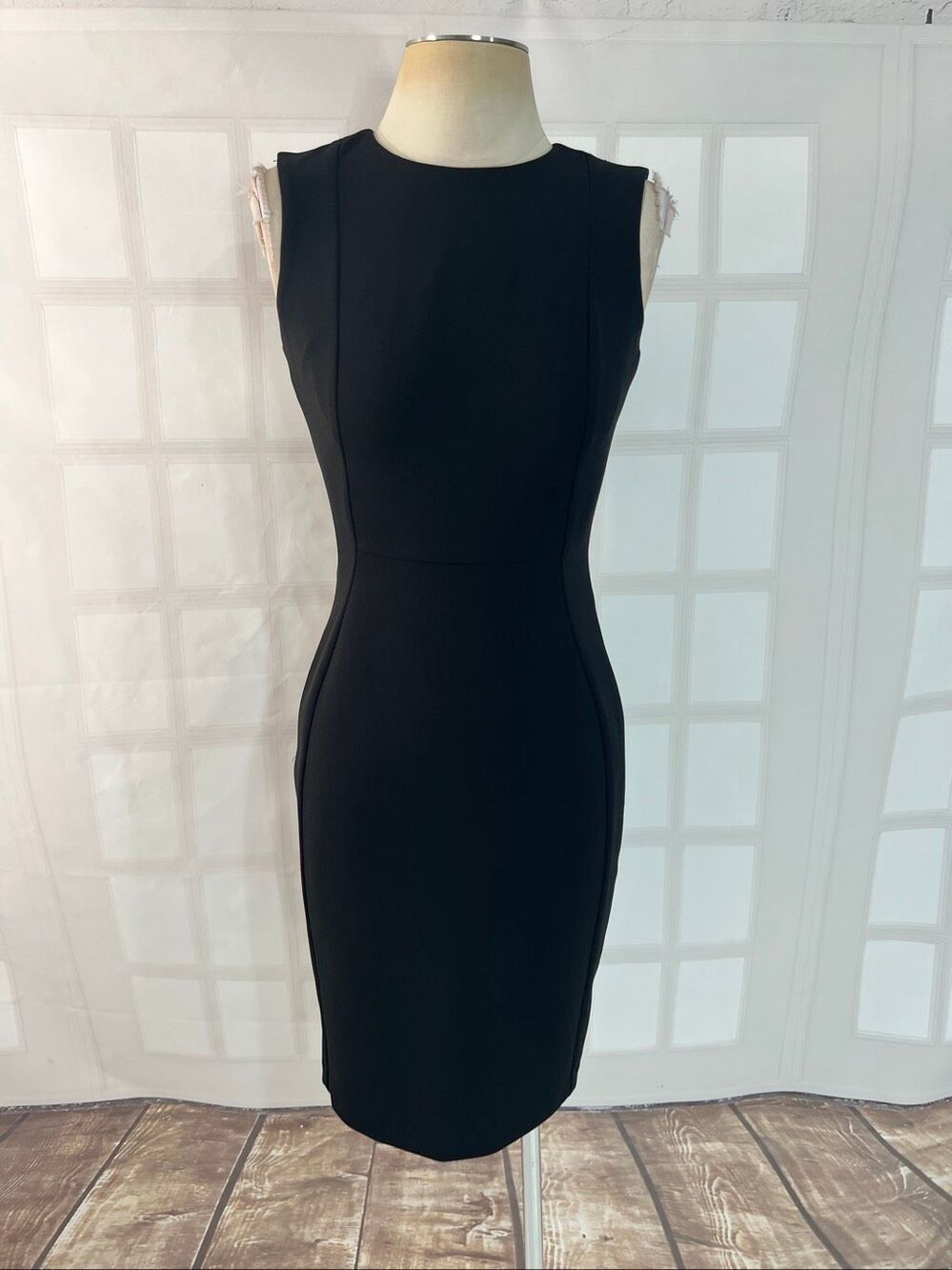 Calvin Klein Black Exposed Back Seam Sleeveless Sheath Dress Size 2
